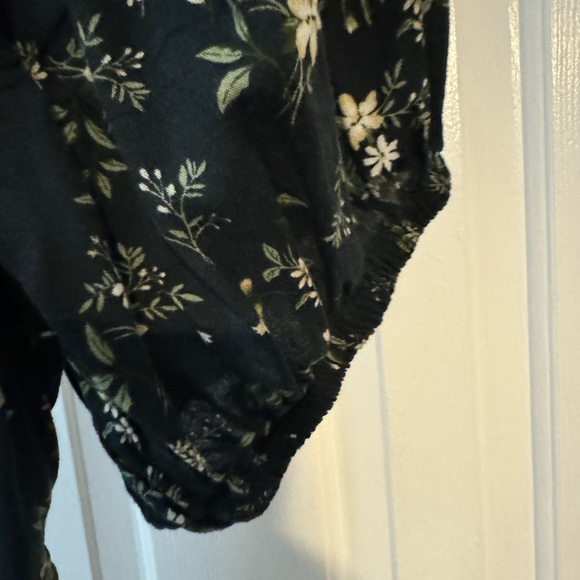 🇺🇸 3/$15 Old Navy - Puff-Sleeve Smocked Floral-Print Swing Blouse XL navy blue - Picture 5 of 6